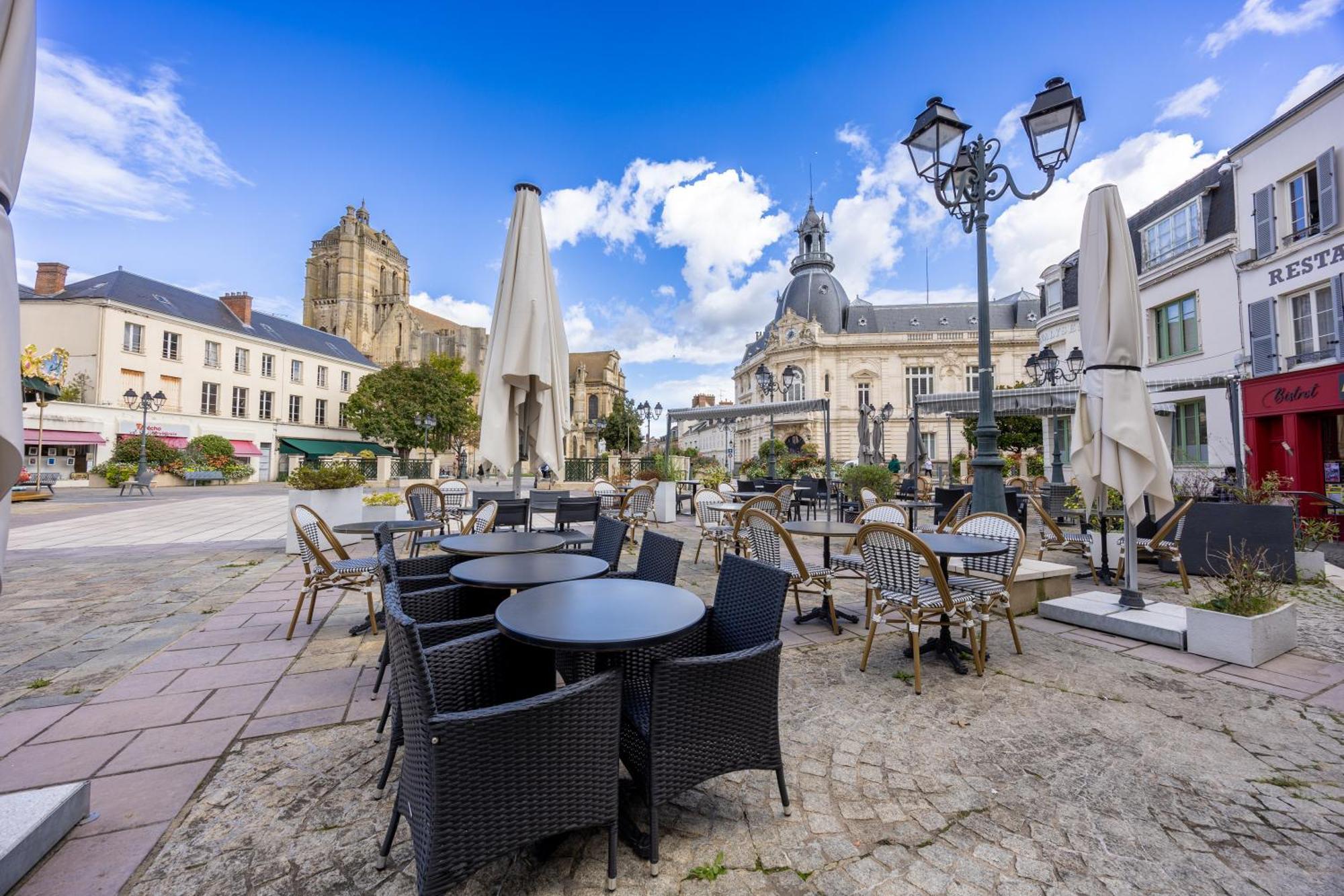 Hotel Le Beffroi Dreux Exterior foto