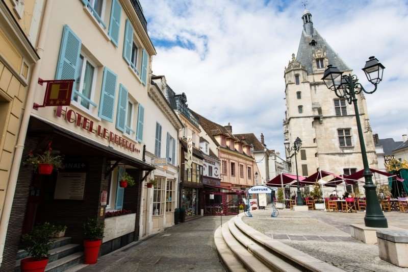 Hotel Le Beffroi Dreux Exterior foto
